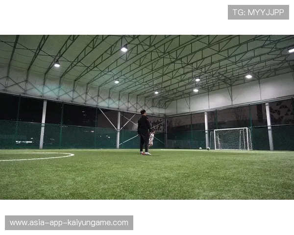 足球行业是否推动跨领域合作开发沉浸式教学资源，足球运动开放 相关产业链